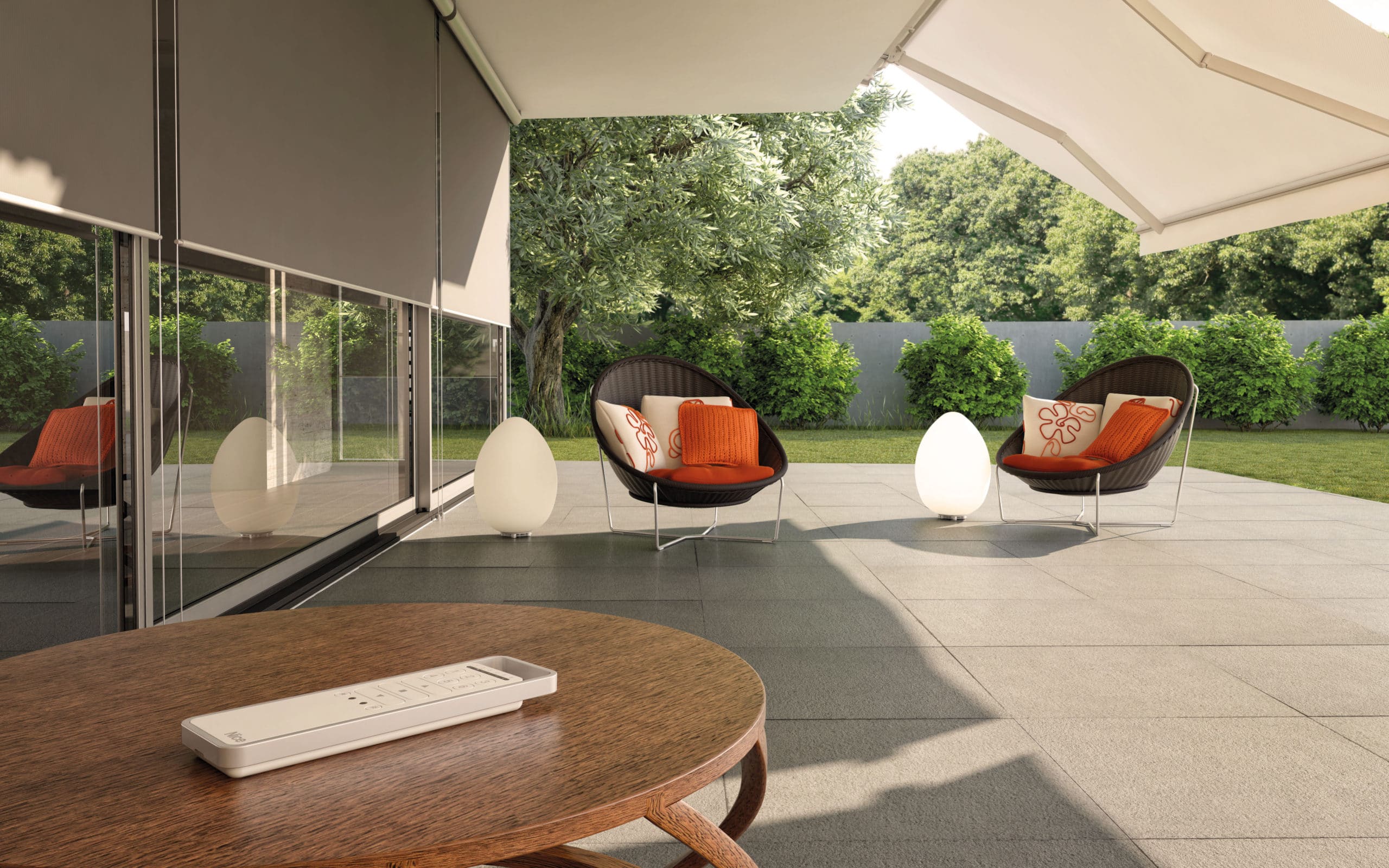 Battery-Powered Sunshade Solutions Exterior Lifestyle Image 